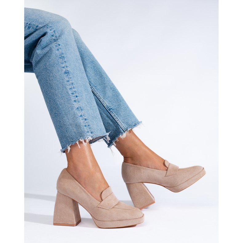 Beige high heel pumps from Vinceza 1