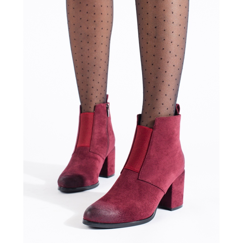 Ladies' maroon boots on a post with a Shelovet elastic red 1