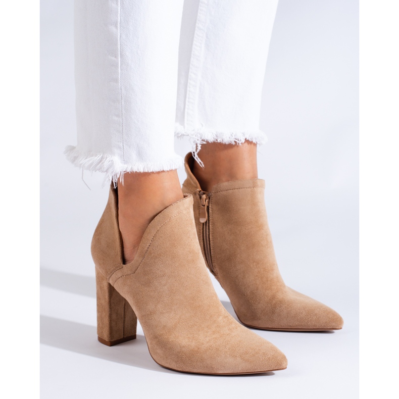 High Shelovet women's beige boots with a cut-out 1