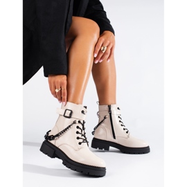 Beige lacquered workers with Shelovet chain 1