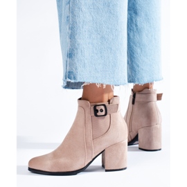 Women's suede beige Chelsea boots on the Shelovet post 1