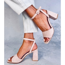 Sandals on the post Loya Pink 2