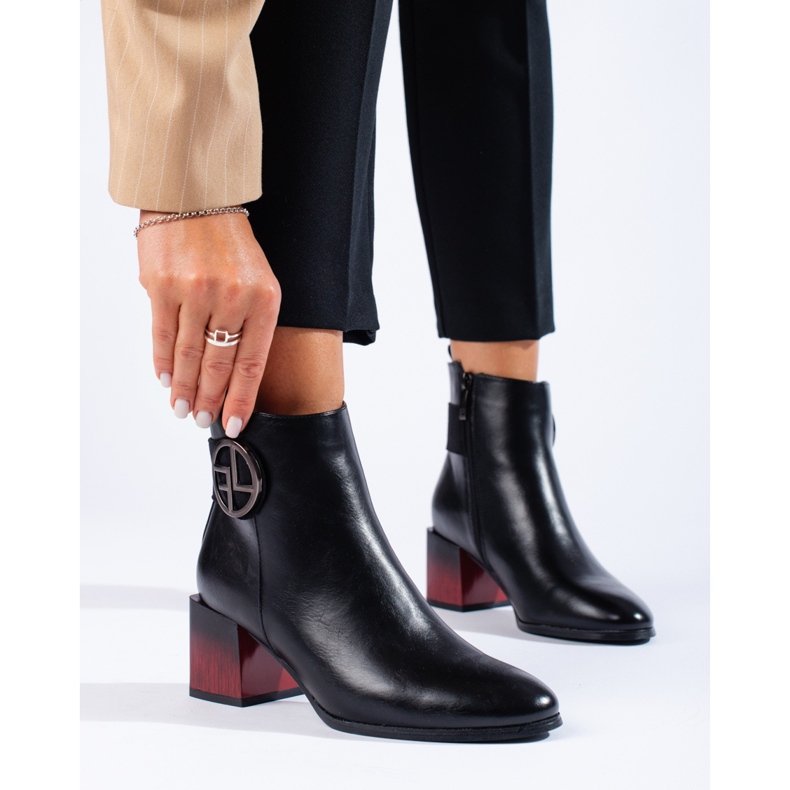 W. Potocki Black women's boots on the Potocki post 1