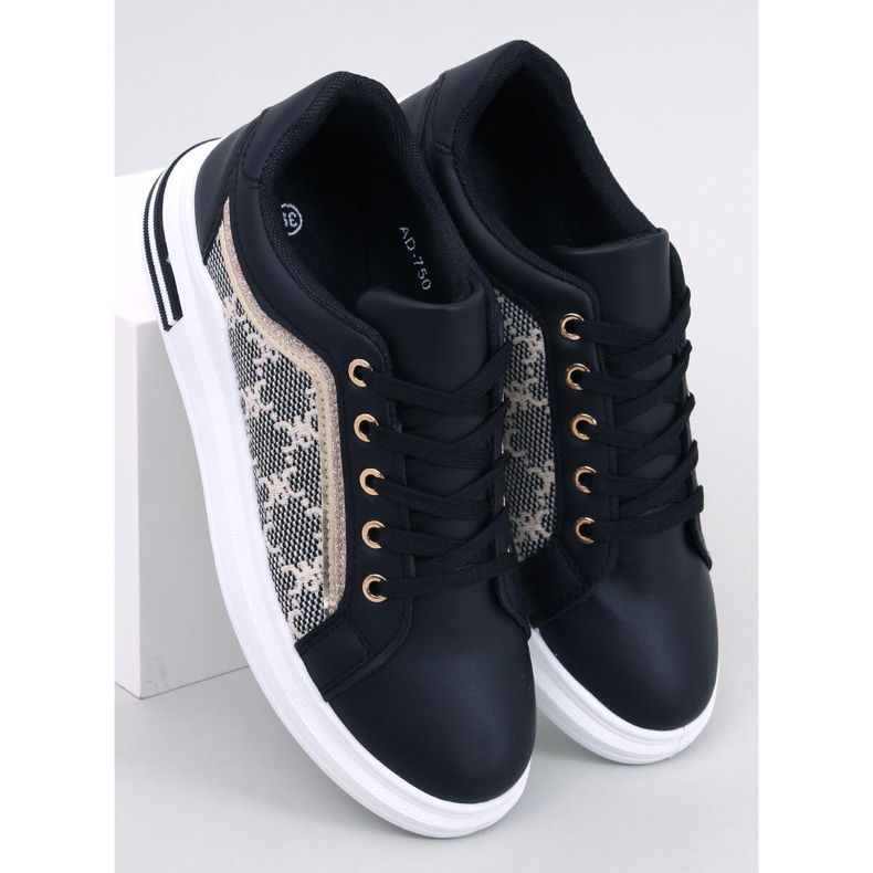Delay Black women's sneakers 1