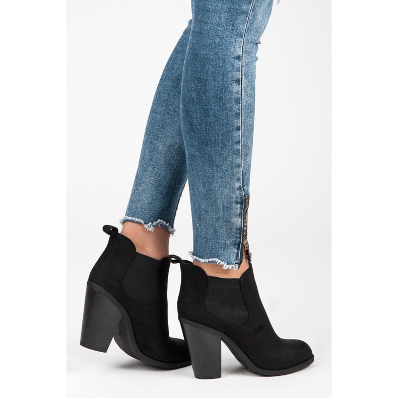 Juliet Suede Chelsea boots on the post black 1