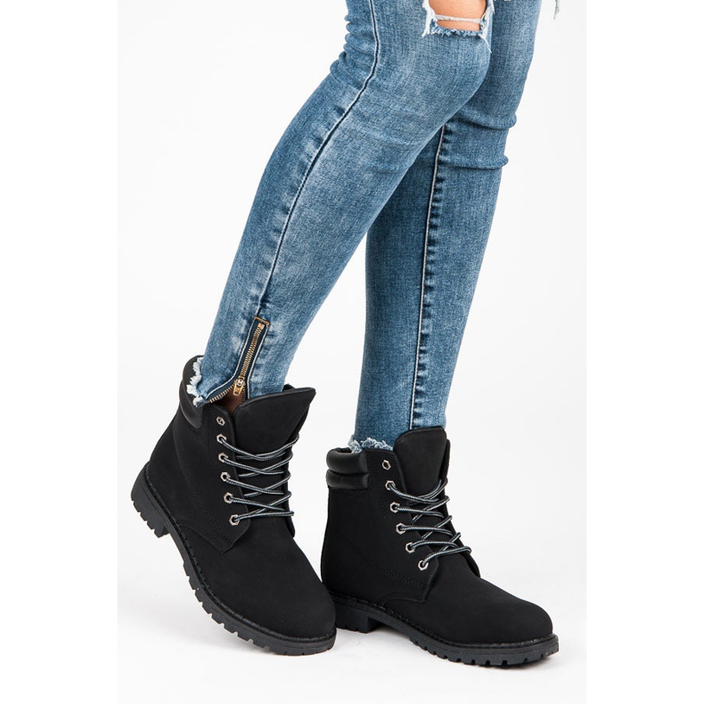 Queentina Black Trappers 2