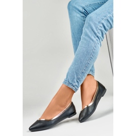 Ladies' black ballerinas with a golden addition 1