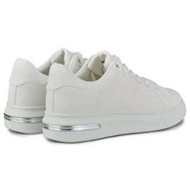 Classic white women's sports shoes 1