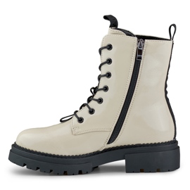 Lacquered beige women's workers from Carole 1