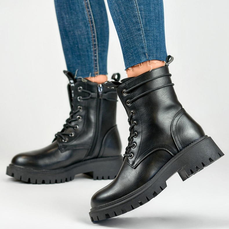Black women's worker boots tied on a thick sole 1