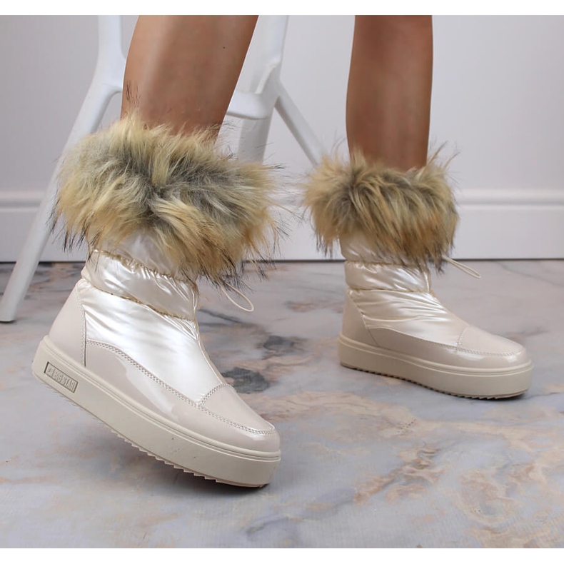 Women's snow boots on the platform with fur beige Big Star MM274380 2