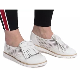 White openwork loafers with Pamole fringes 2