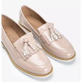 Beige lacquered shoes with Lorena fringes 1