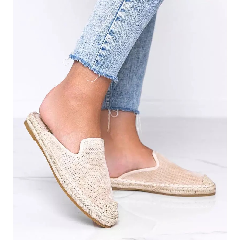 Kinshasa beige flip-flops with a built-up front 2