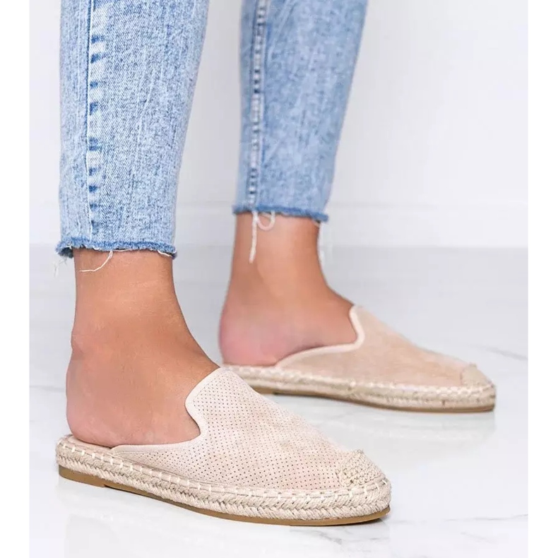 Kinshasa beige flip-flops with a built-up front 1