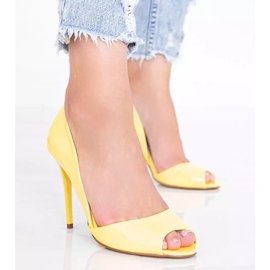 Yellow pumps on a Joliette heel 1