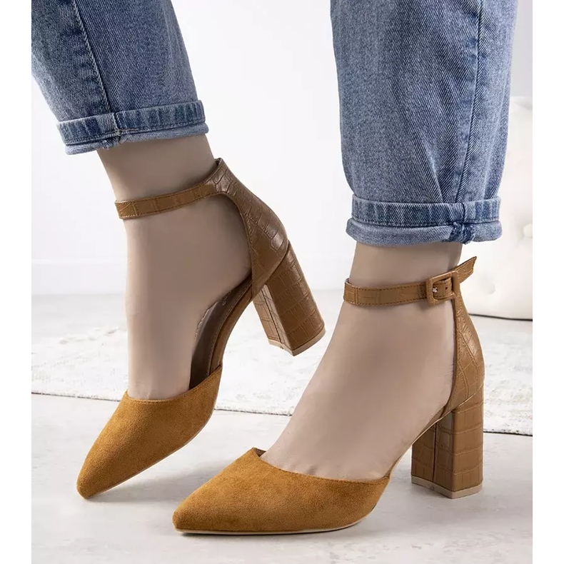 Camel pumps on the Natalie post brown 1