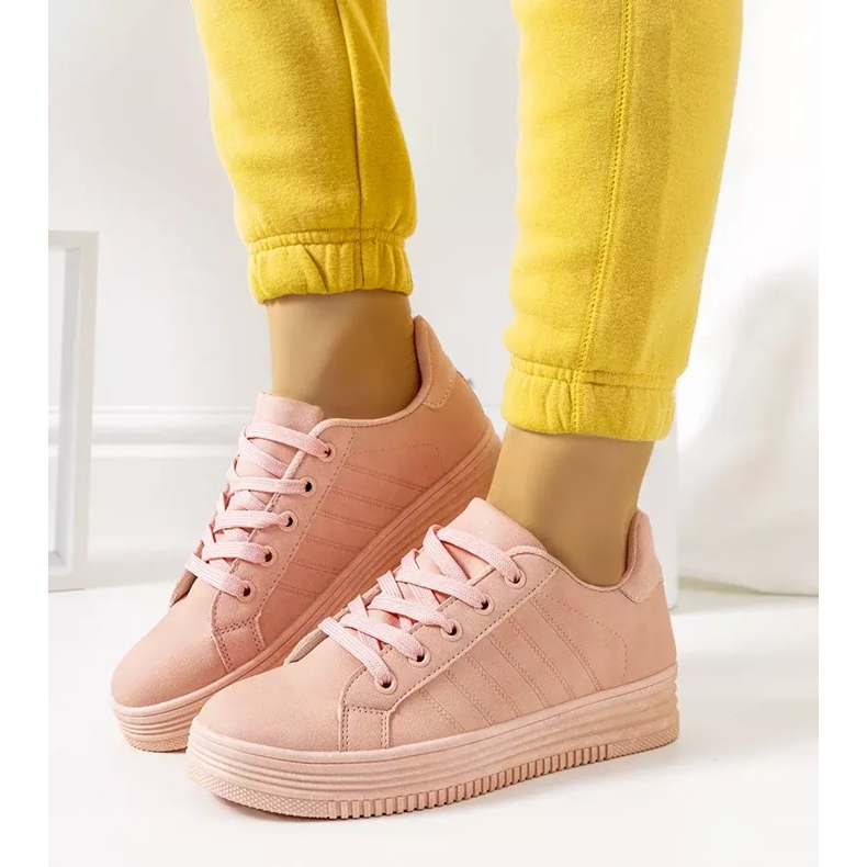 Pink sneakers on the Leonor platform 2
