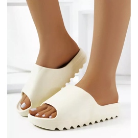 Christinia beige rubber slippers 1