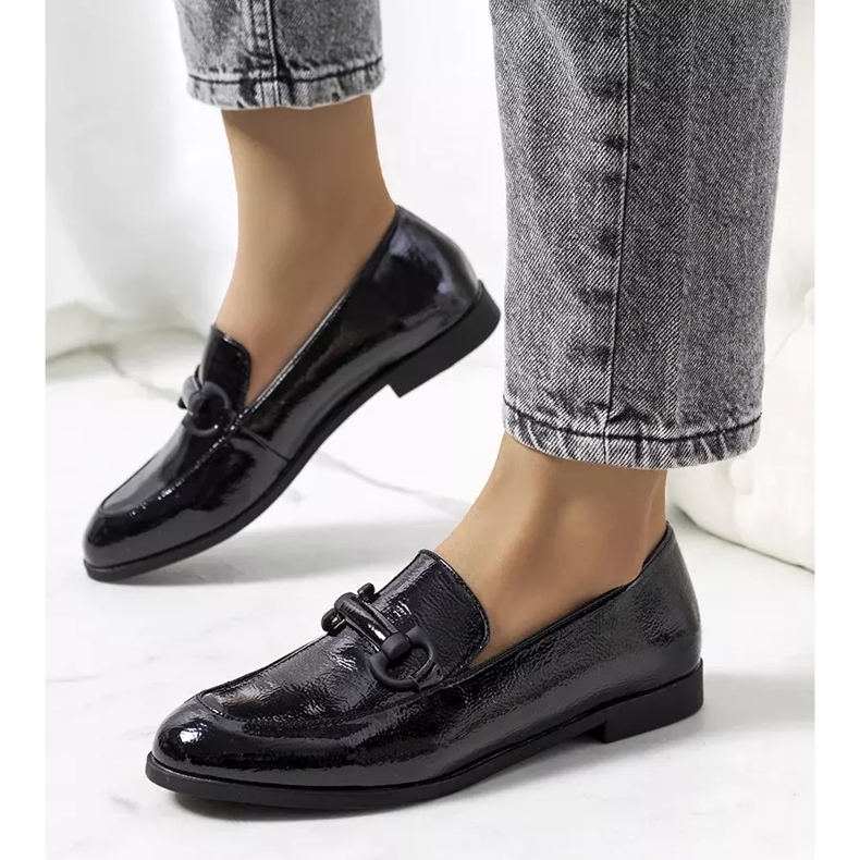 Black lacquered leather shoes from Liese 1