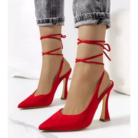 Red lace-up pumps on the Lotti post 1