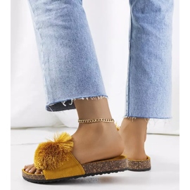 Yellow flip-flops on the Rett cork sole 1