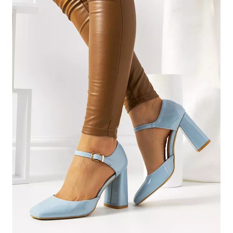 Blue pumps on the Clement post 2