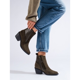 Brown stylish boots for women on the Shelovet post 1