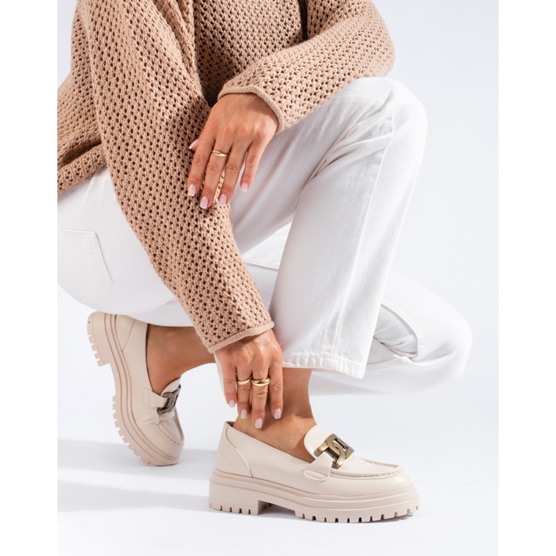 Beige women's moccasins on a thick Shelovet platform 1