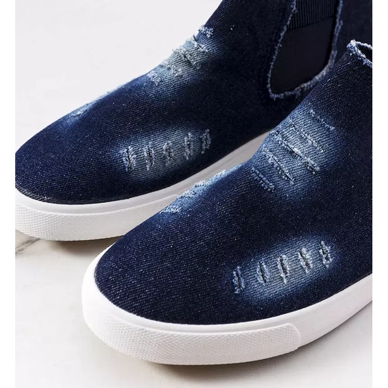 Navy blue sneakers from Fortal 1