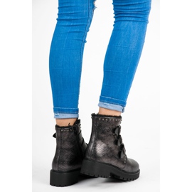 Betler Workers with clasps grey 1