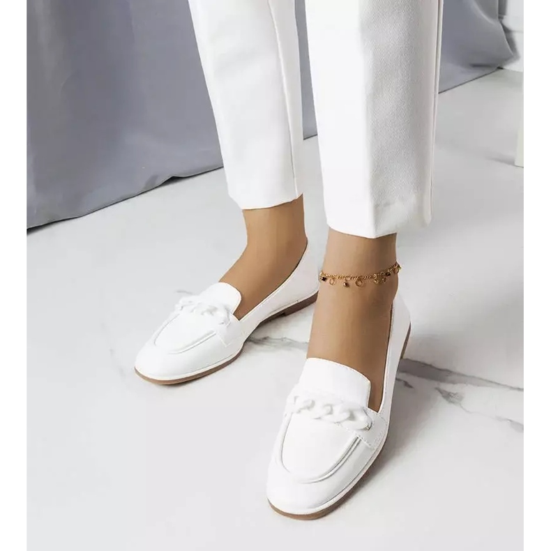 BM White loafers decorated with a Bobbie chain 1