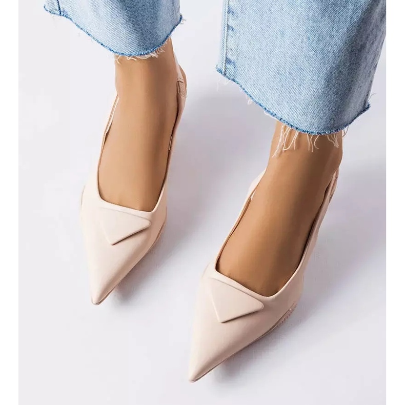 Beige low heel sandals from Labonté 2