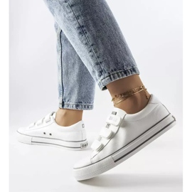 White sneakers with Velcro Big Star LL274A205 2 White sneakers with Velcro Big Star LL274A205 2