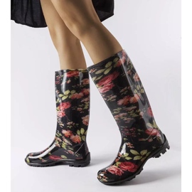 Black high boots with Pimen roses white 1