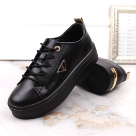 Leather women's shoes on the black Filippo platform 1