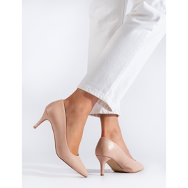 Ladies' beige pumps on a low Shelovet heel 2