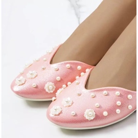 Pink ballerinas with a Silke cut 1
