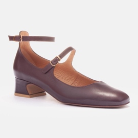 Marco Shoes Pumps with a clasp red 1