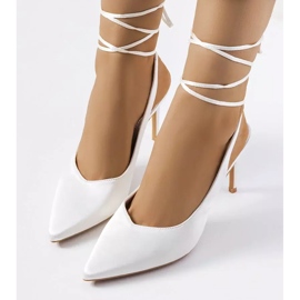 Beige heels with an Anneli binding 2