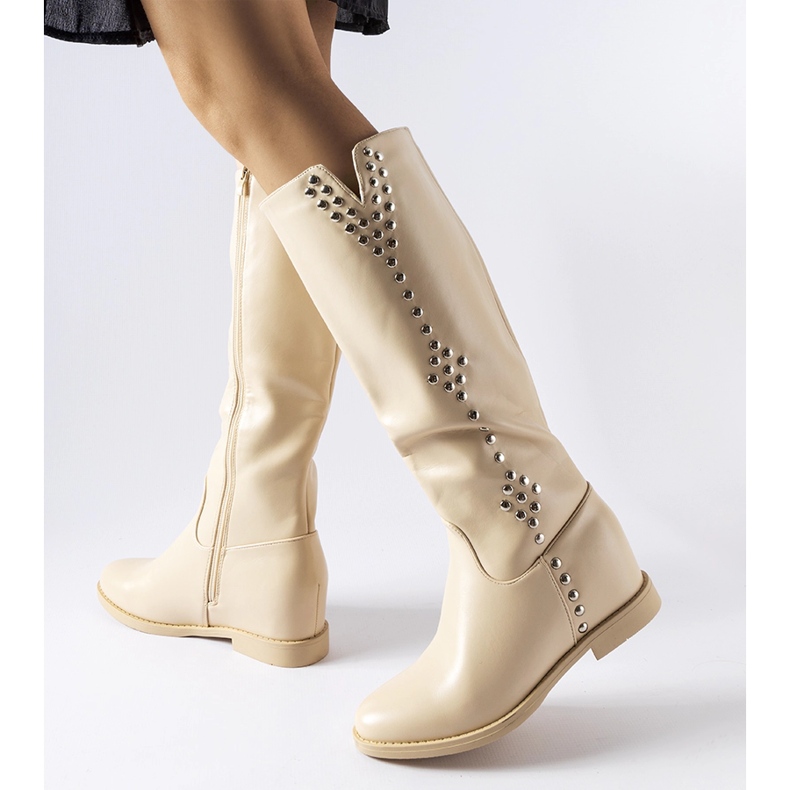Beige wedge boots decorated with Vito snaps 1