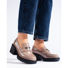 Women's beige lacquered Shelovet shoes 1