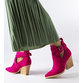 Cut-out pink cowboy boots from Duclos 1