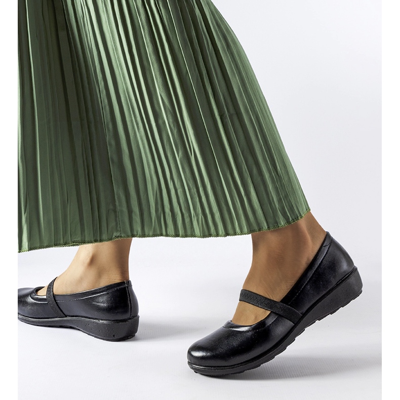 Black Oakland ballet flats 1