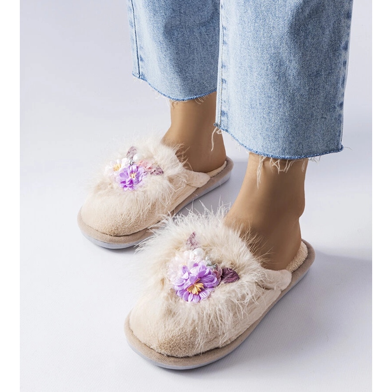 Beige women's slippers by Moly 2 Beige women's slippers by Moly 2