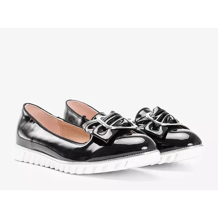 Black lacquered loafers with a Nemesise bow 1