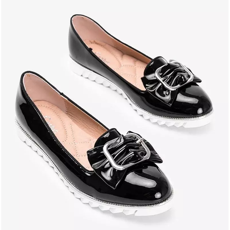 Black lacquered loafers with a Nemesise bow 2