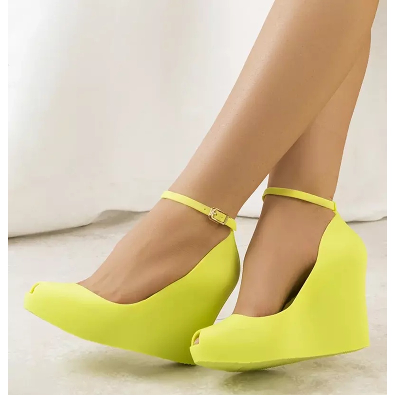 Green meliski on Jan's wedge 2