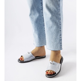 Blue metallic flip-flops with Frederi pearls silver 1