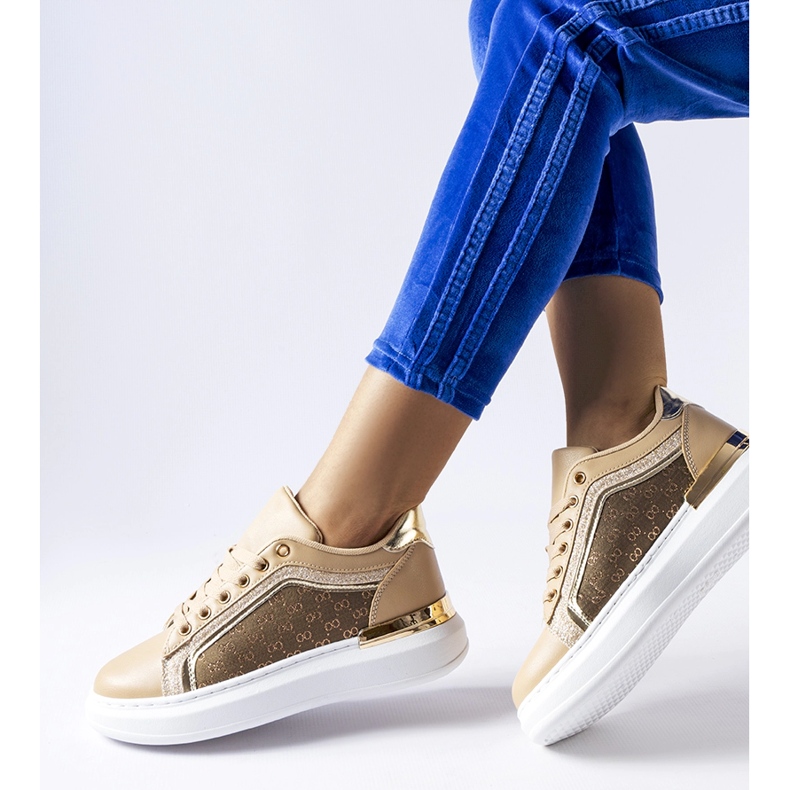 Beige shoes decorated with glitter on the Leo platform 1